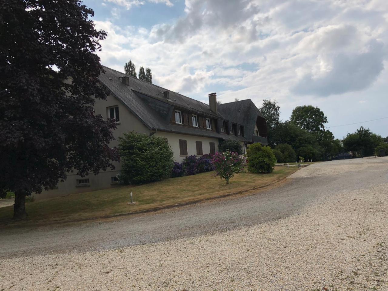 La Cle Des Champs Hotel Le Teilleul Eksteriør billede