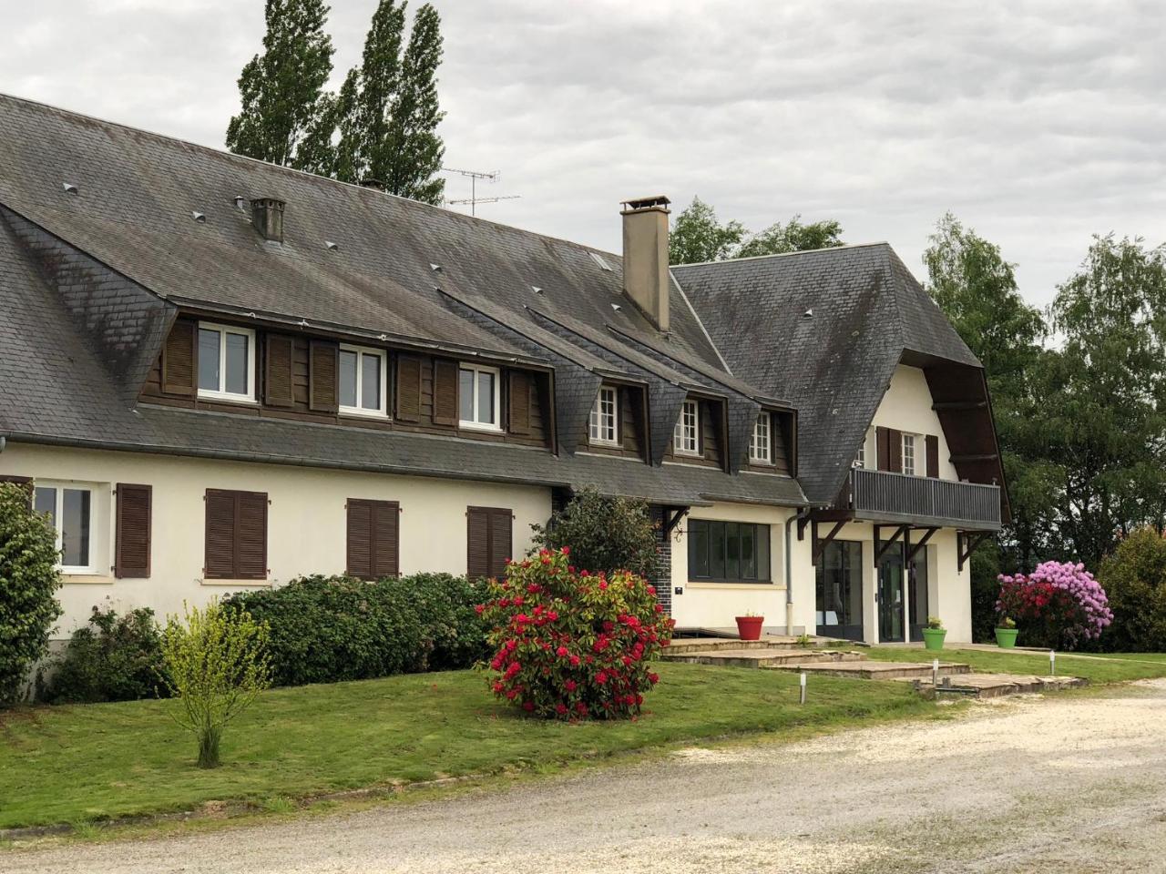 La Cle Des Champs Hotel Le Teilleul Eksteriør billede